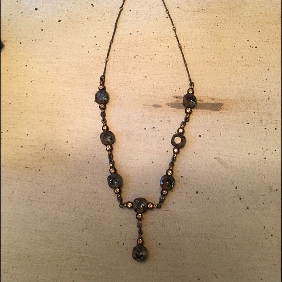 YONI GORGEOUS crystal gem necklace - Picture 8 of 9